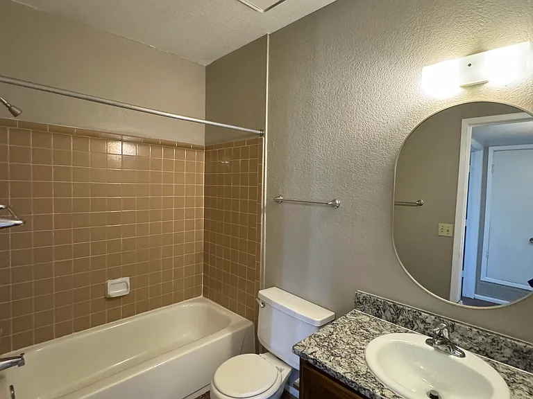 Renovated 2br2ba Bathroom 1