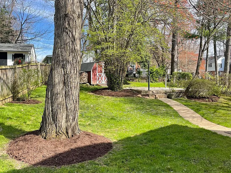 2924 Marshall St — Photo 47
