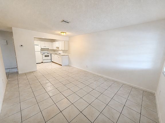 3rd image of 500 NW 35th St APT 1