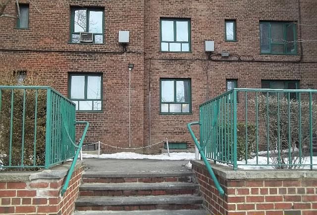 2nd image of 1594 Unionport Rd APT 3G