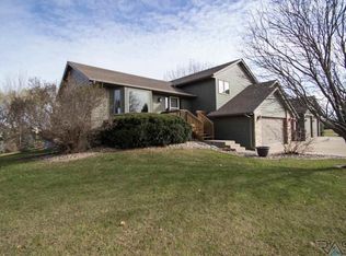 46722 Meadowlark Ln, Sioux Falls, SD 57107
