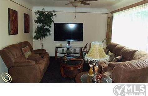 Livingroom.JPG