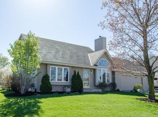 901 Prairie View Dr, Burlington, WI 53105