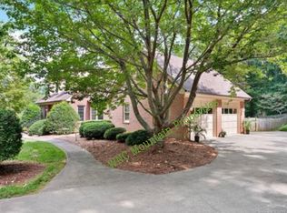 9 Windsong Dr, Fairview, NC 28730