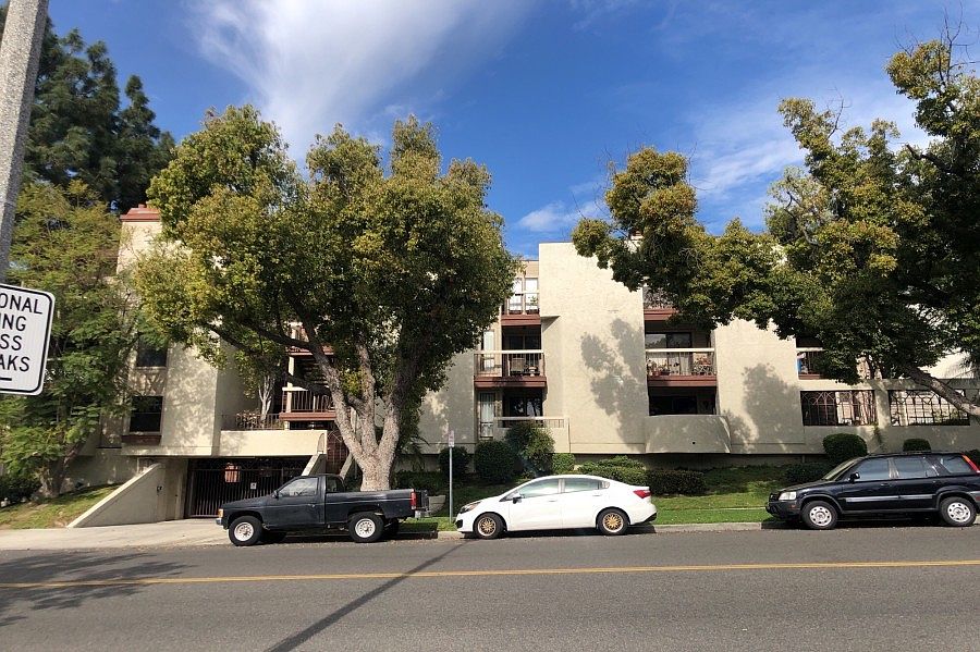 1st image of 427 E Orange Grove Ave