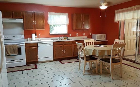 4th image of 6917 N 39th St