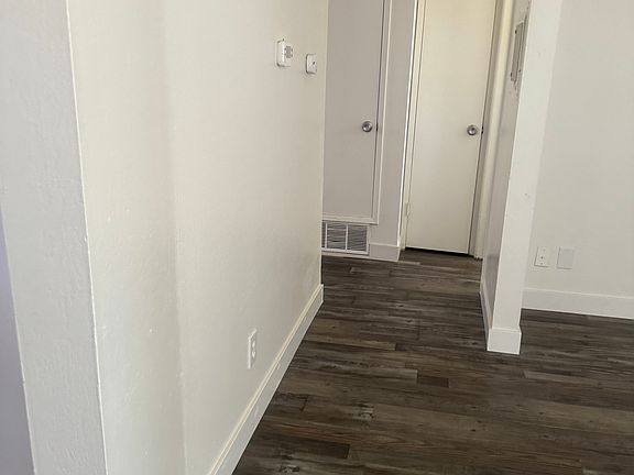 3rd image of 831 W Cambridge Ave APT B