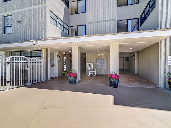 4th image of 3150 S Fletcher Ave APT 300