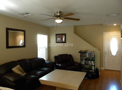 4th image of 463 Royal Bridge Dr