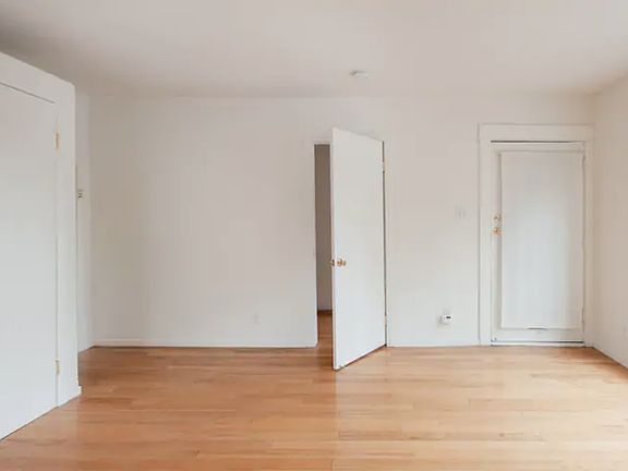 4th image of 3613 W 4th St