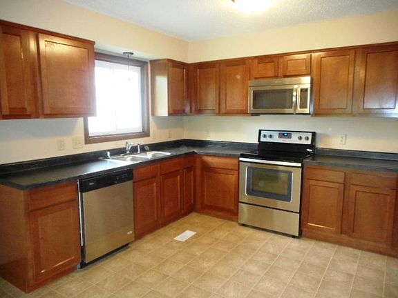 2nd image of 3749 Goodwin Ct N