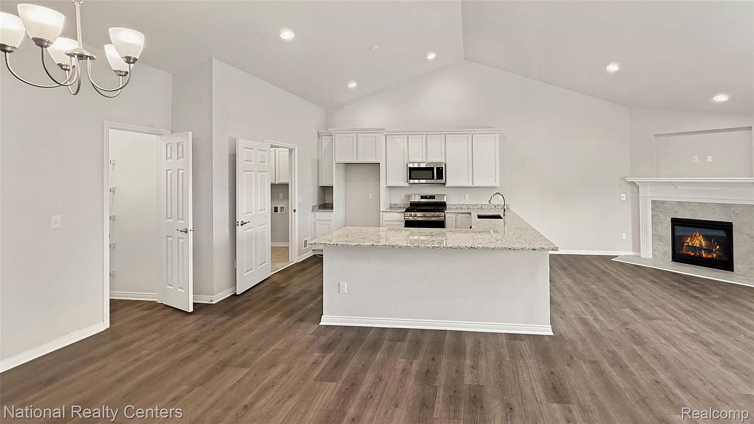 360 Devonshire Move In Ready Dr, photo 4