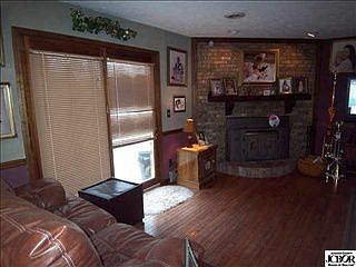 3rd image of 743 S Jackson Park Dr