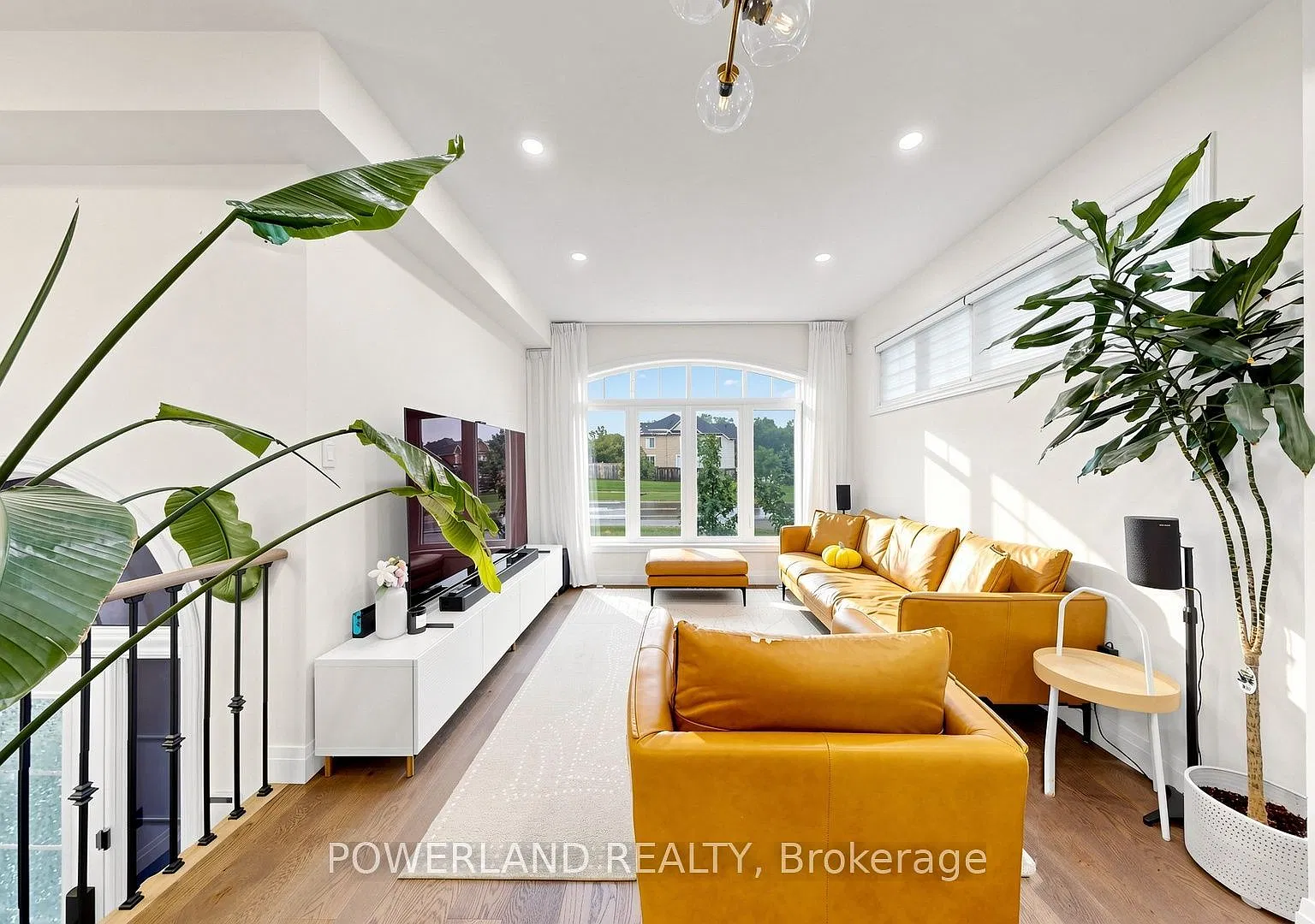 4 bed, $3,550 — Photo 2