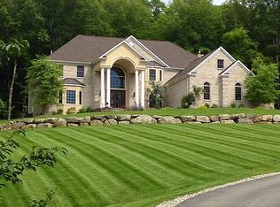 5 Camelot Dr, Andover, NJ 07821