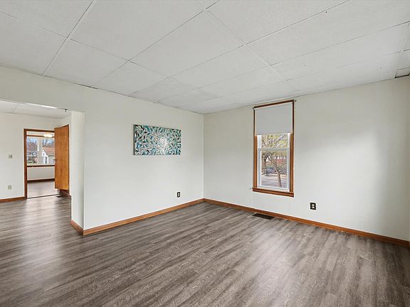 4th image of 611 E 13th St