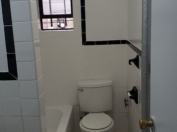 3rd image of 613 E 16th St #1