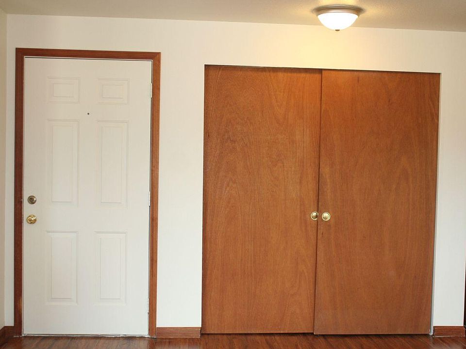 114 W Adams Ave Sisters OR Zillow