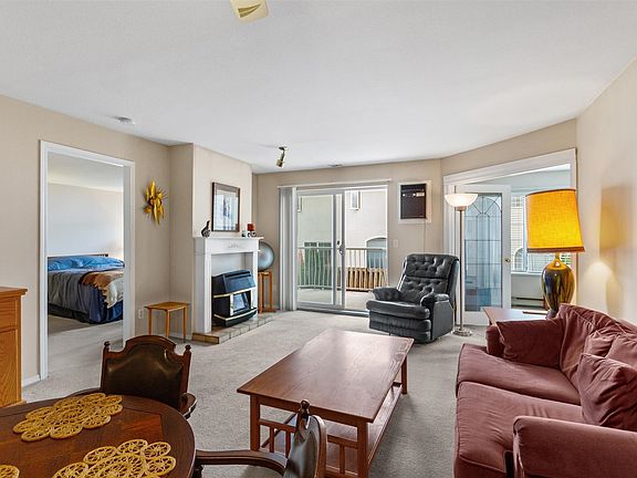 3rd image of 45660 Knight Rd #103