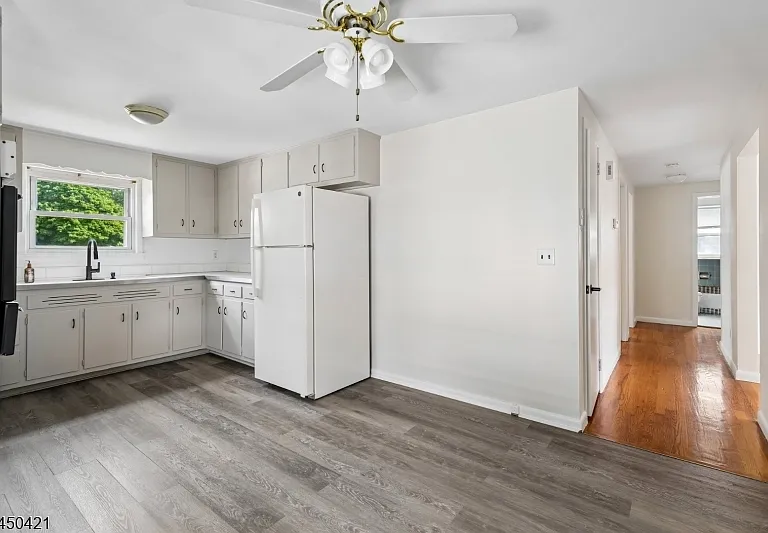 416 S Valley Rd #2 — Photo 8