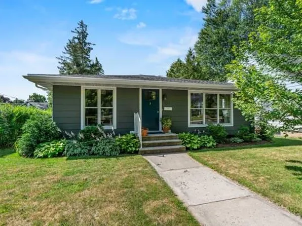 821 Rhode Island St, Sturgeon Bay, WI 54235
