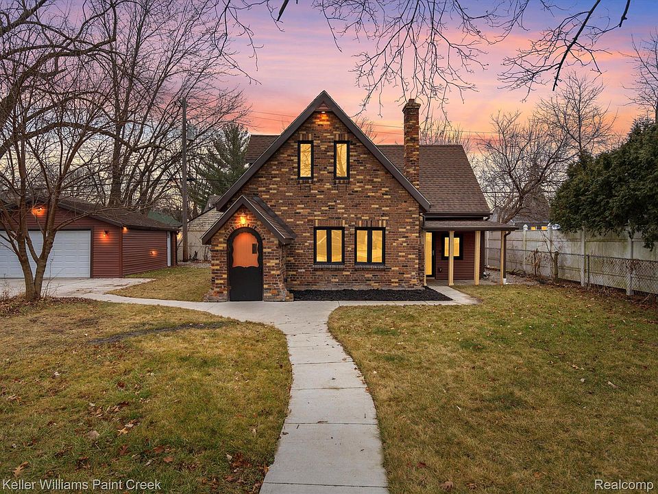 1st image of 23364 Cayuga Ave
