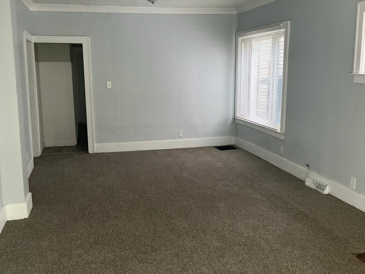 2 bed, 1000 sqft, $1,000 — Photo 2
