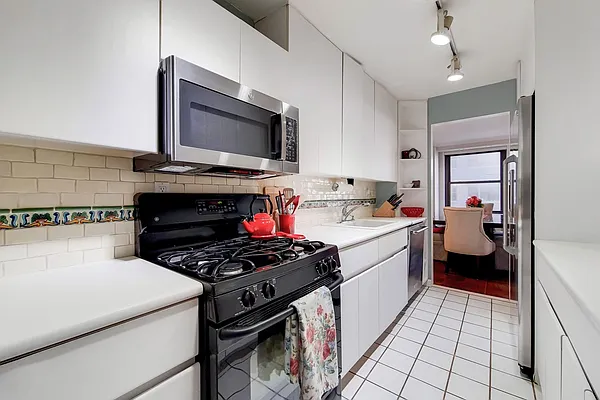 Rented by Compass | media 6
