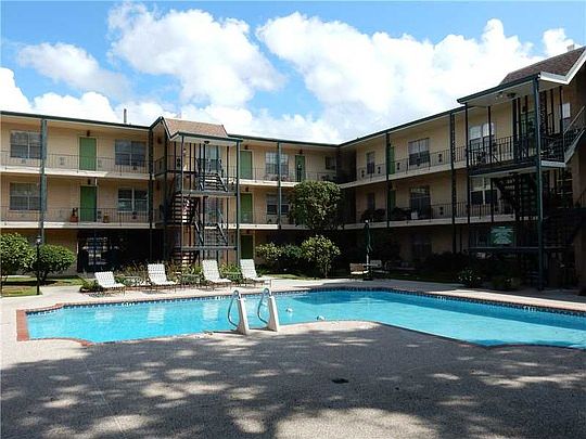 2nd image of 2716 Whitney Pl APT 423