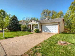 21 Fairfax Dr, Saint Peters, MO 63376