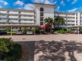 29 High Point Cir E APT 206, Naples, FL 34103