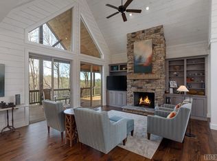 426 Trays Island Rd, Sapphire, NC 28774