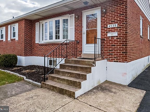 5th image of 4539 Roslyn Dr
