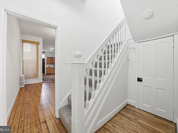 5th image of 129 N Collington Ave