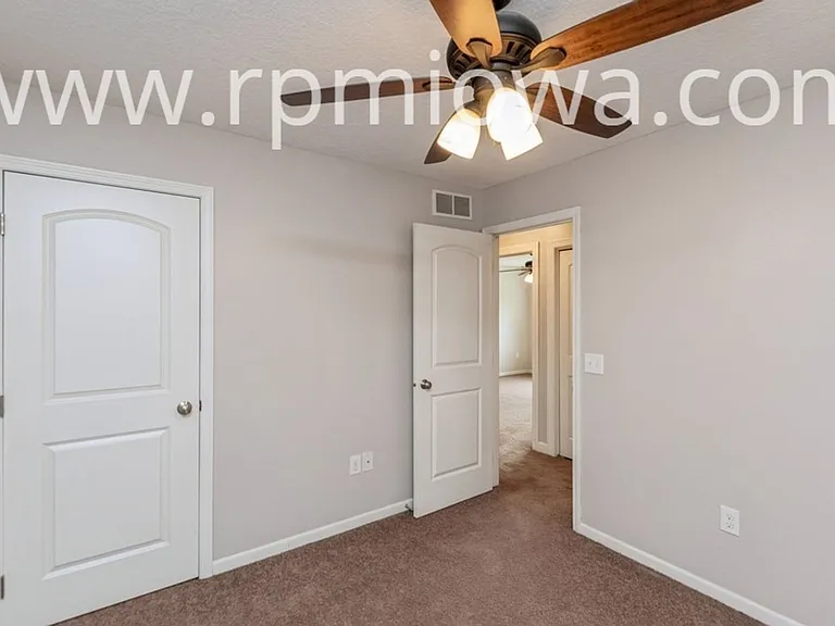 5016 NE Innsbruck Dr — Photo 6