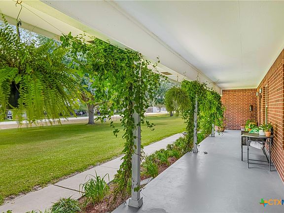 4th image of 126 Lakeview Dr