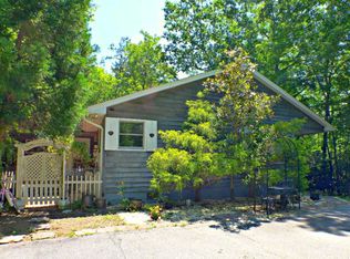 411 Muskrat Valley Ln, Franklin, NC 28734