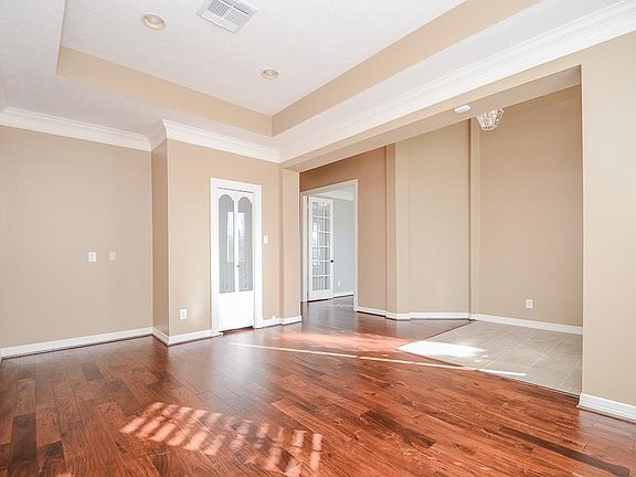 4th image of 831 Harbour Pl
