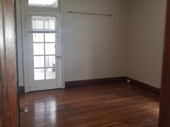 5th image of 5026 Winona Ave #1A