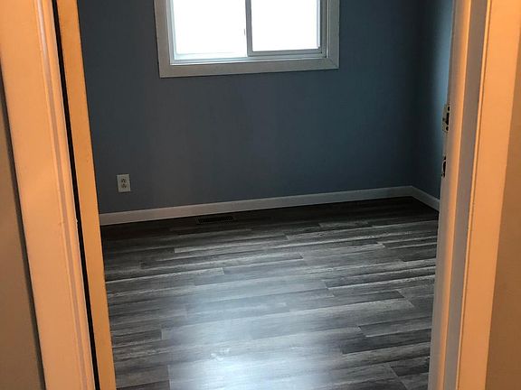 5th image of 107 Williamsburg Ln