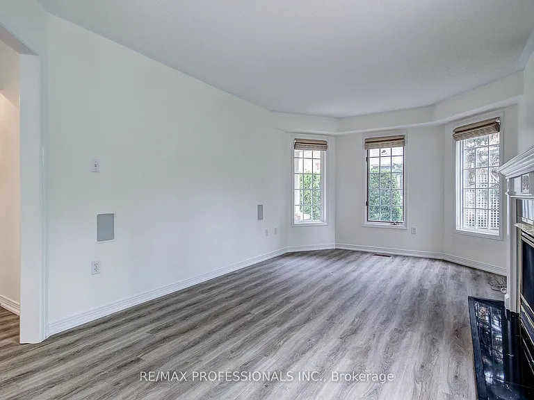 2145 Country Club Dr E #23 — Photo 11