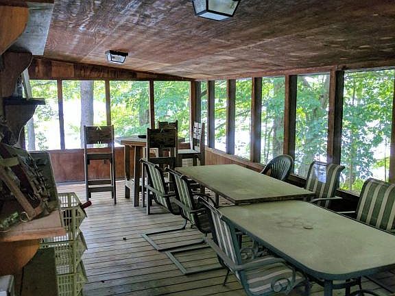 4th image of 62 Lake Dr W