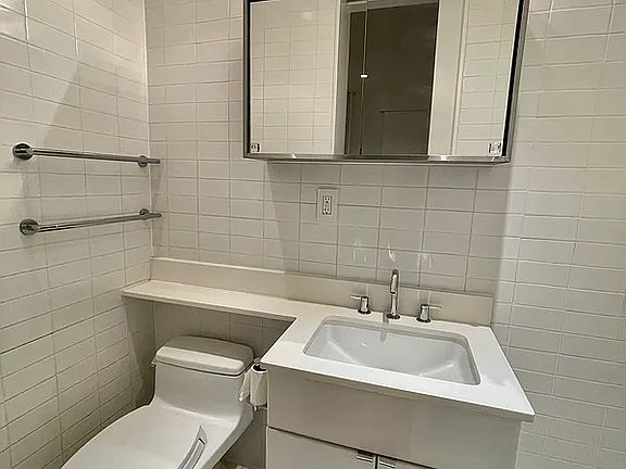 5th image of 250 Mulberry St APT 12