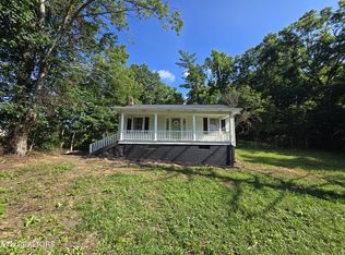 204 School House Ridge Rd, Dryden, VA 24243