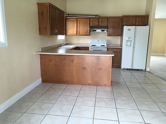 2nd image of 1083 Larkspur Dr