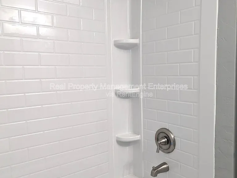 600 N Poplar Ln — Photo 10