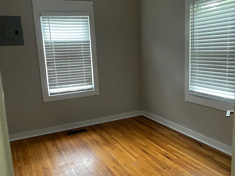 105 Brown Dr — Photo 11