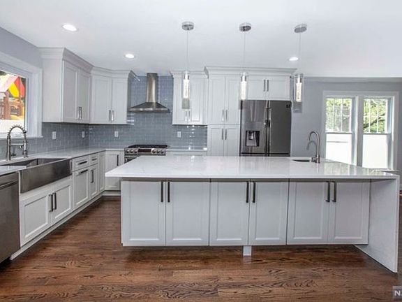 4th image of 53 Brookside Ter
