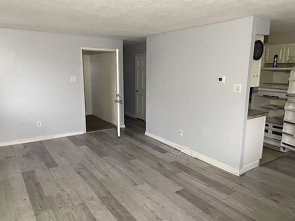 5th image of 3639 Drumore Dr Floor 1