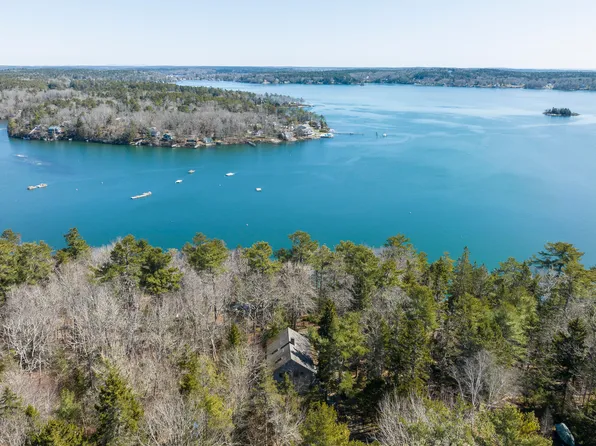 47 Crooked Pine Road, Boothbay Harbor, ME 04538